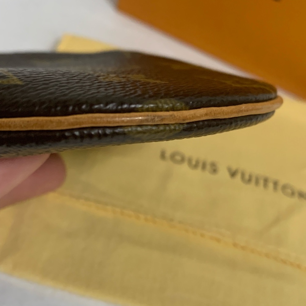 Louis Vuitton Round coin purse - Picture 7 of 8